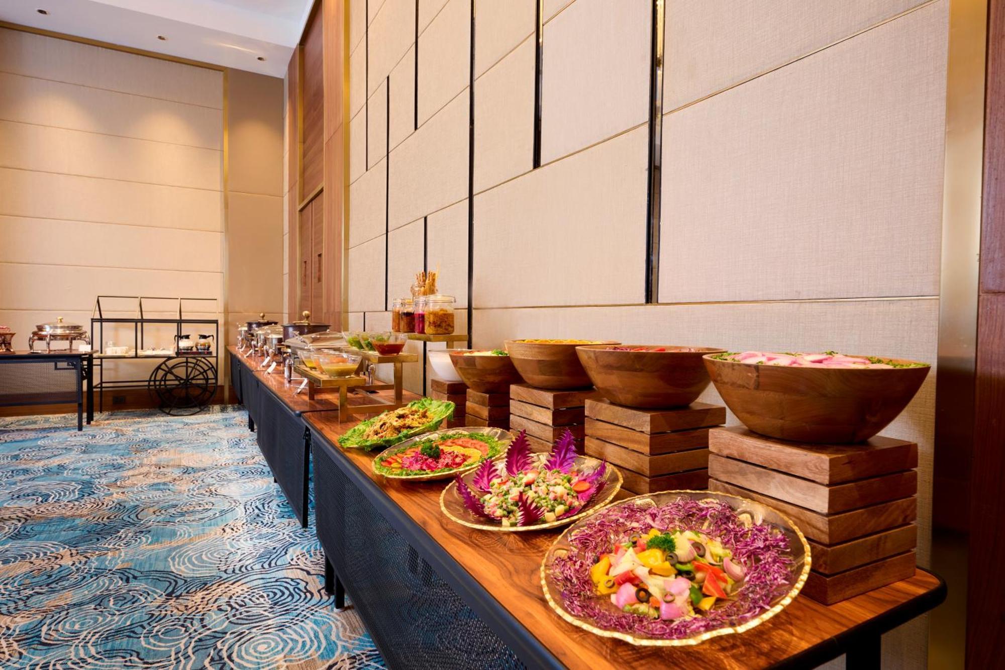 Iris Sarovar Portico 古尔冈 外观 照片