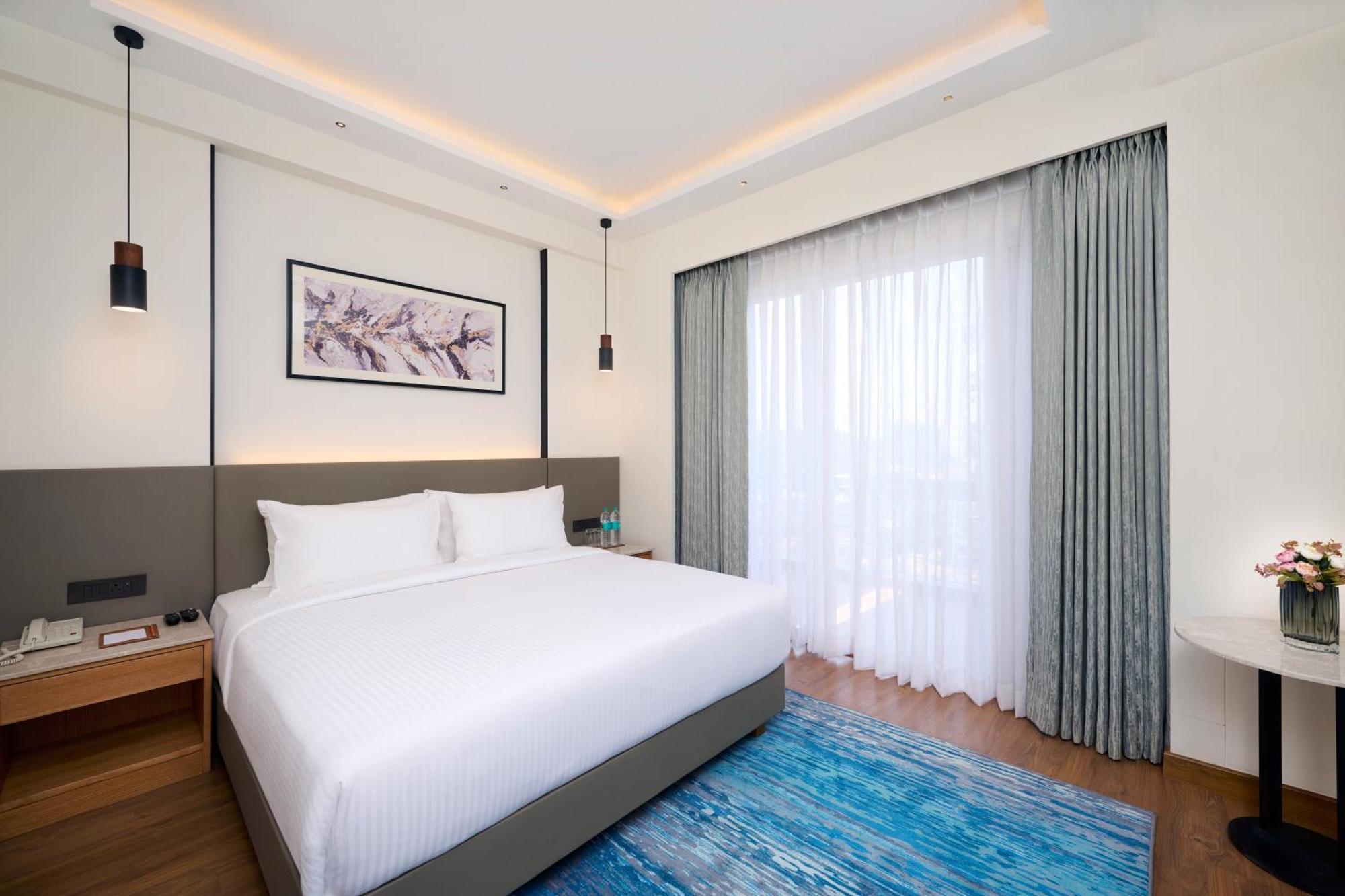 Iris Sarovar Portico 古尔冈 外观 照片