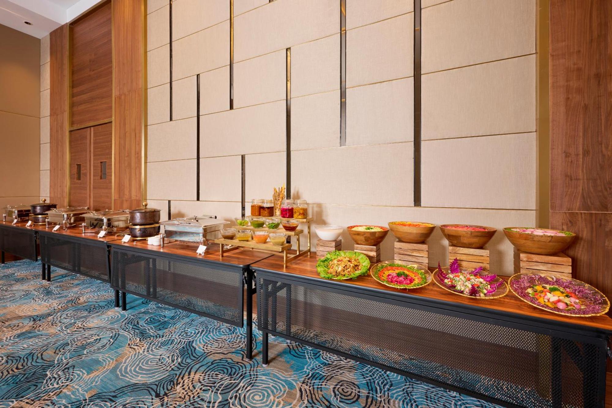 Iris Sarovar Portico 古尔冈 外观 照片