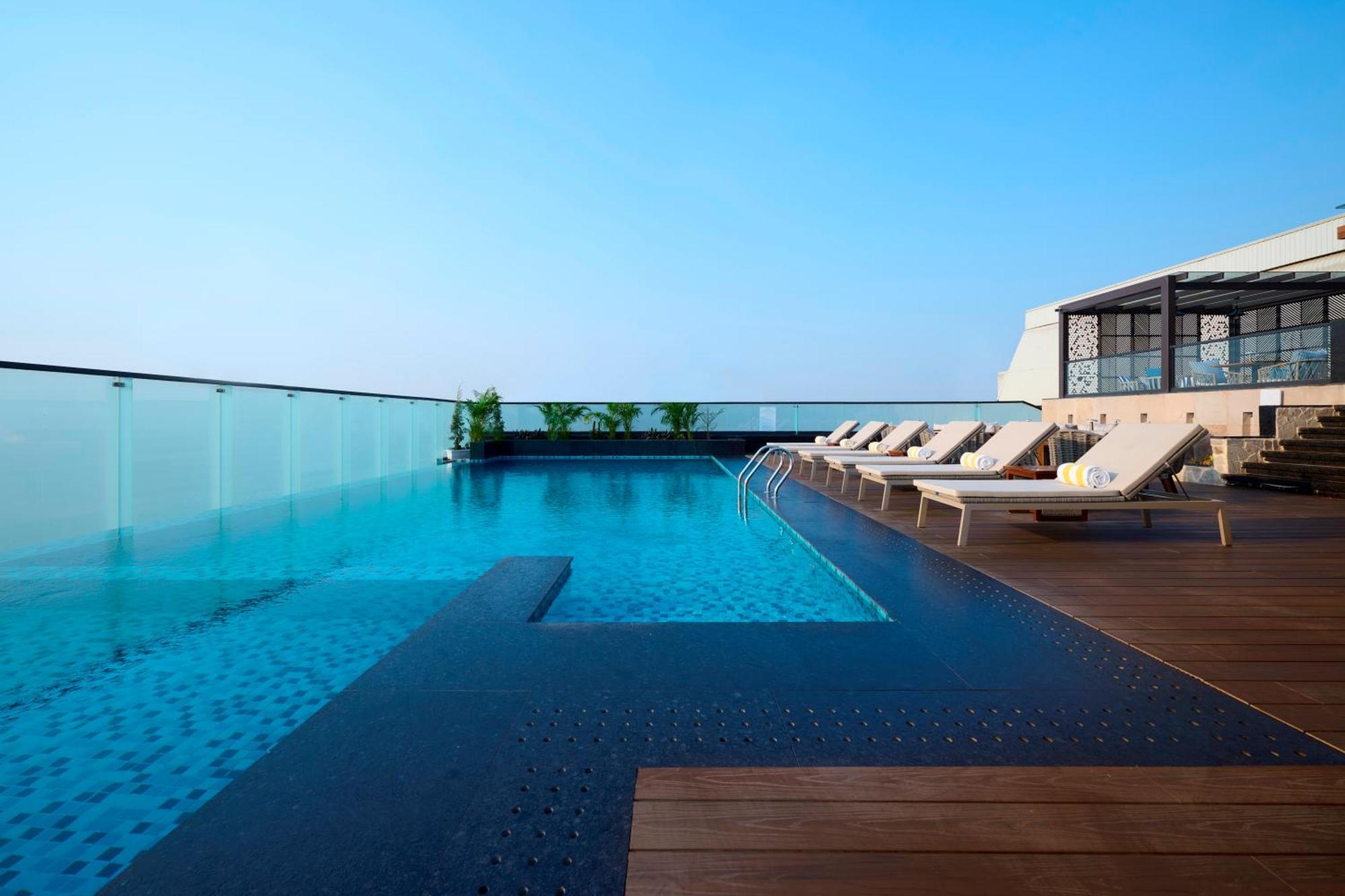 Iris Sarovar Portico 古尔冈 外观 照片