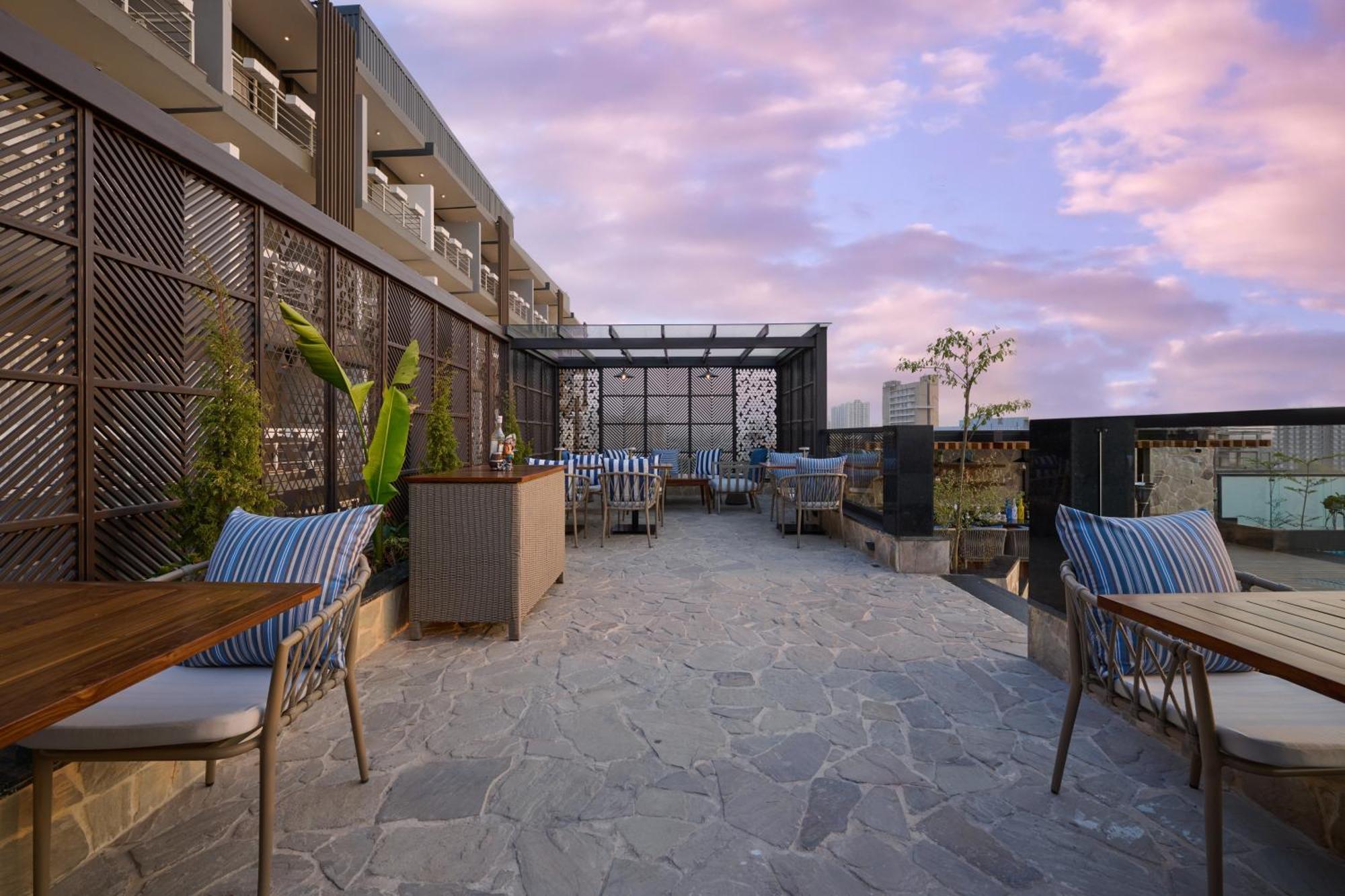 Iris Sarovar Portico 古尔冈 外观 照片