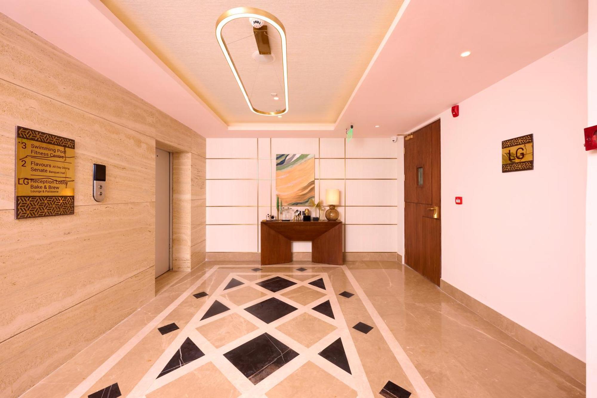 Iris Sarovar Portico 古尔冈 外观 照片