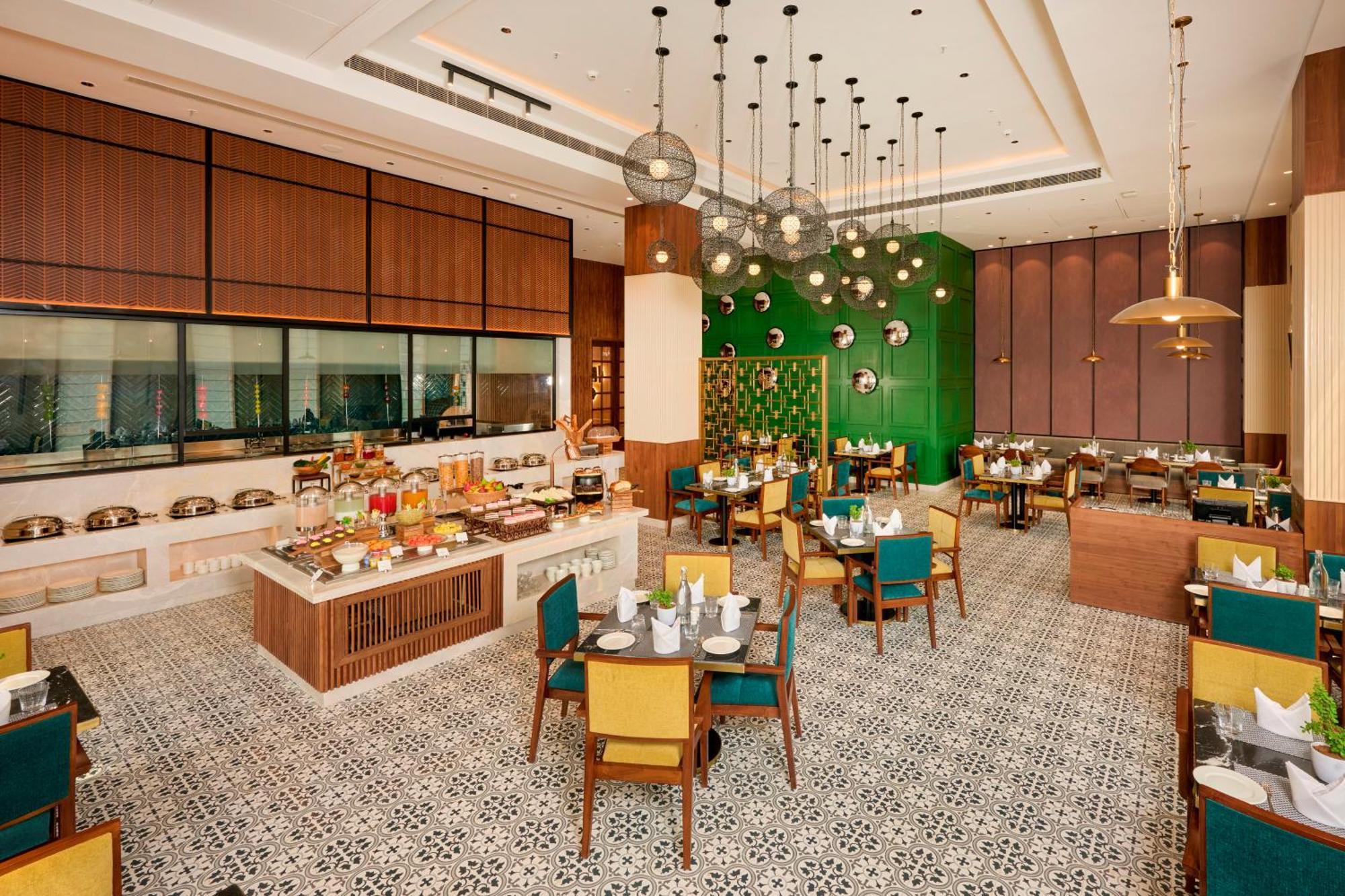Iris Sarovar Portico 古尔冈 外观 照片