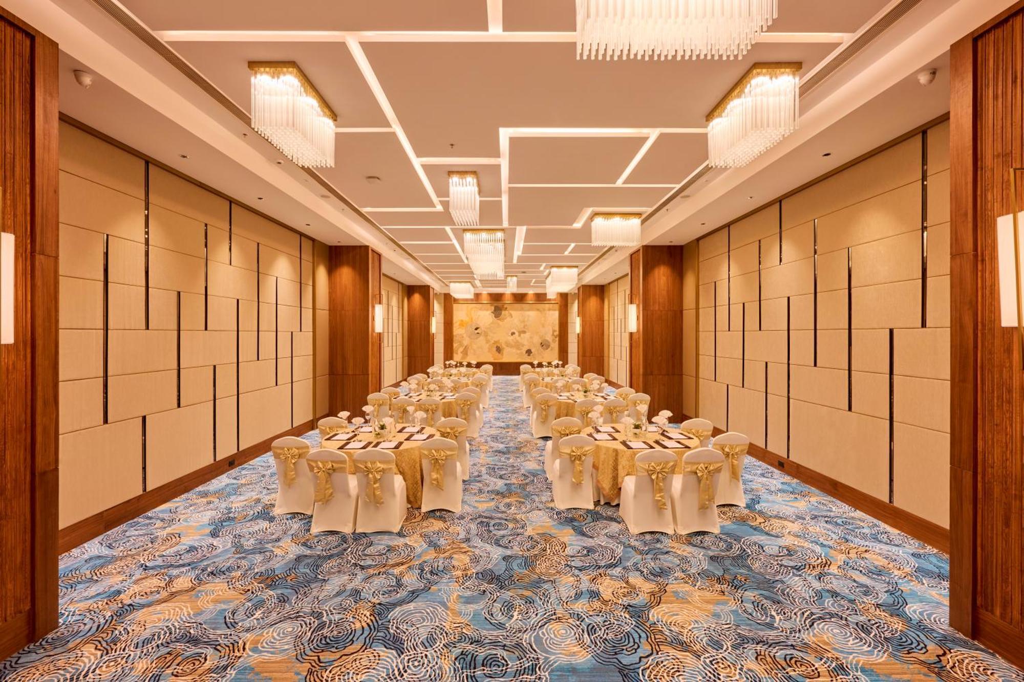 Iris Sarovar Portico 古尔冈 外观 照片