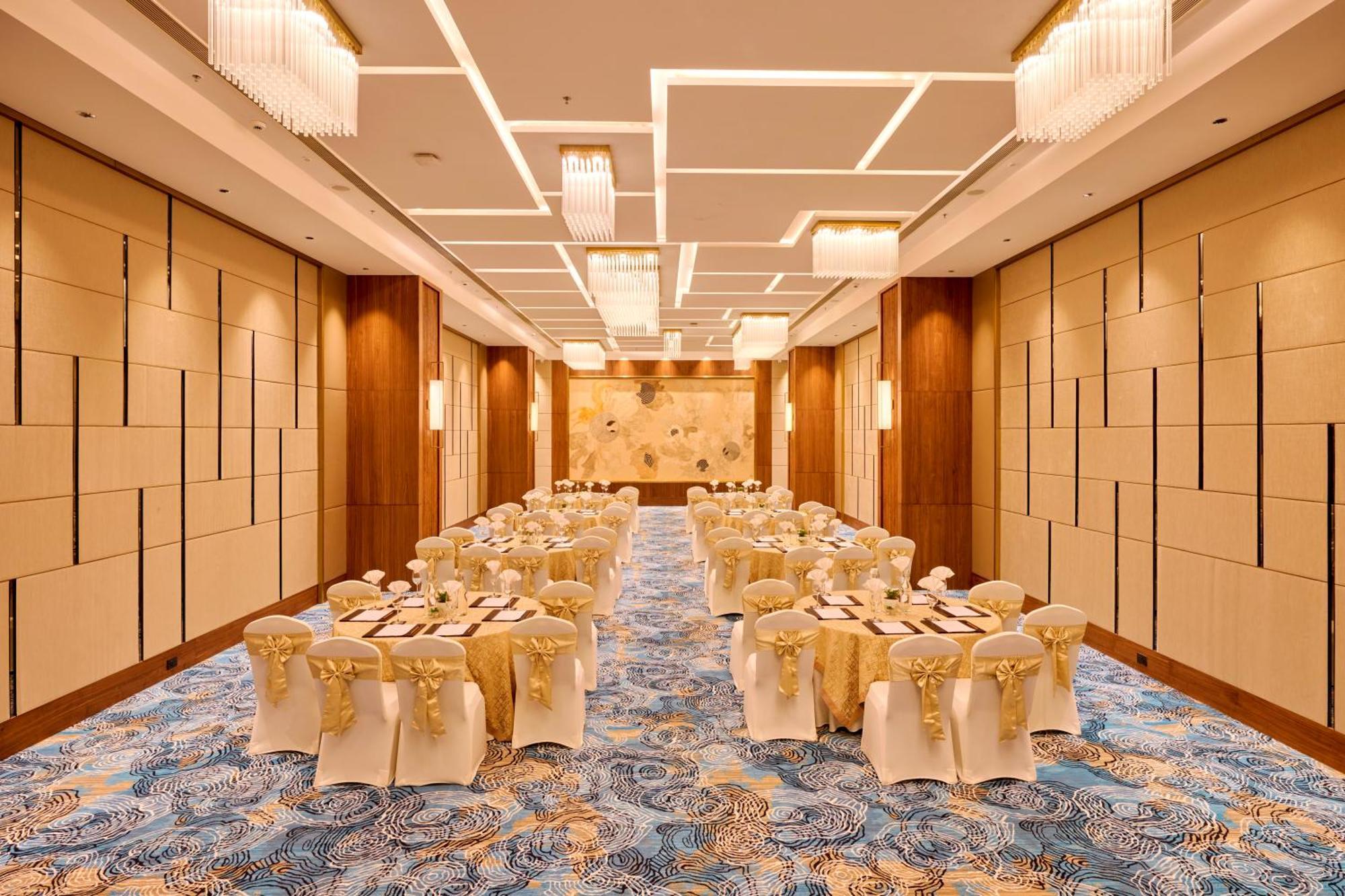 Iris Sarovar Portico 古尔冈 外观 照片